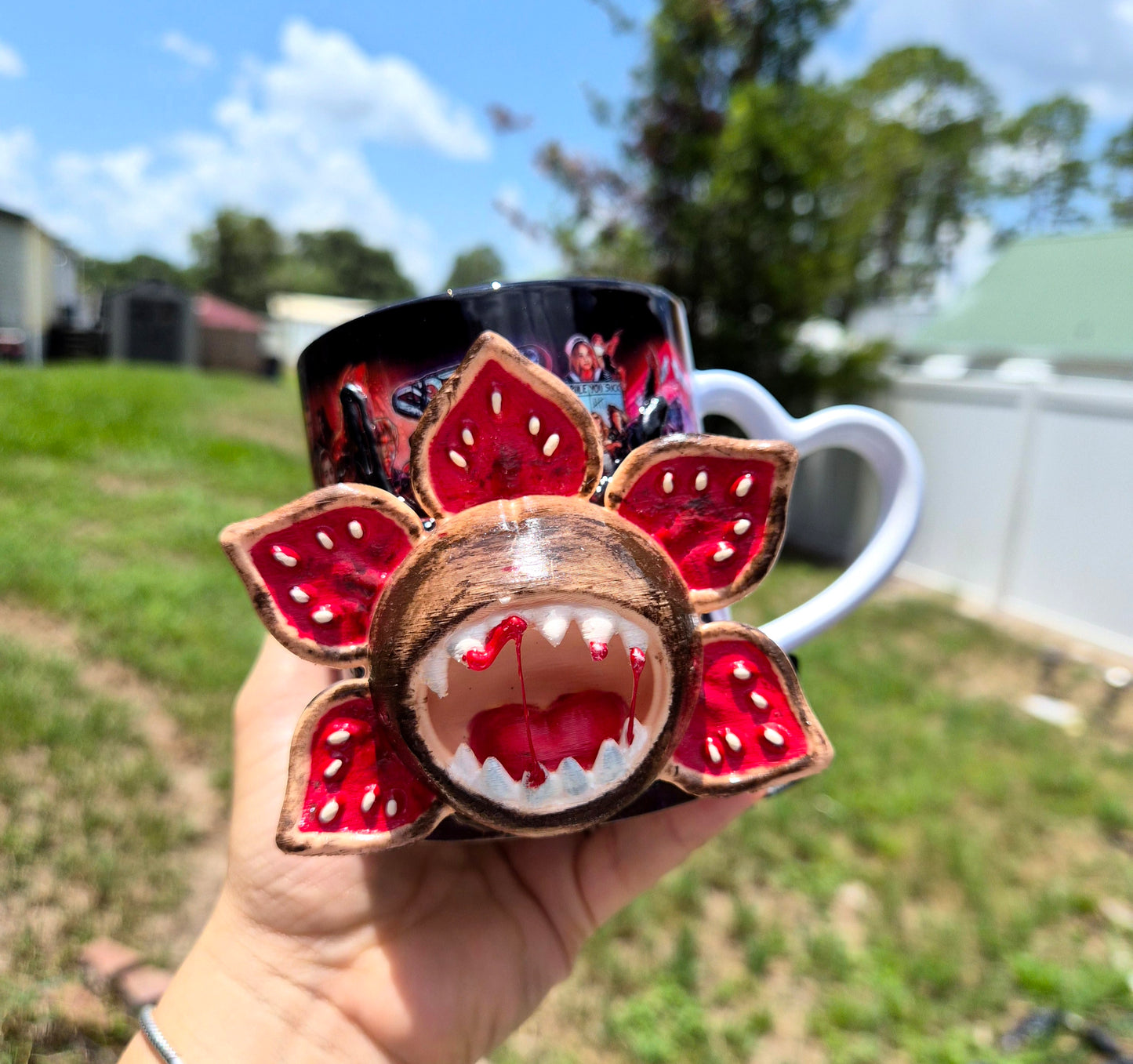 Taza demogordon
